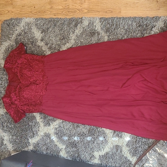 Formal Dress - Picture 1 of 4